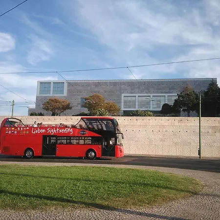 Sun House Belem - Free Parking And View Tower דירה